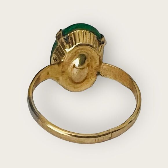 Vintage green Lucite ring size 6 gold plated - Picture 5 of 8